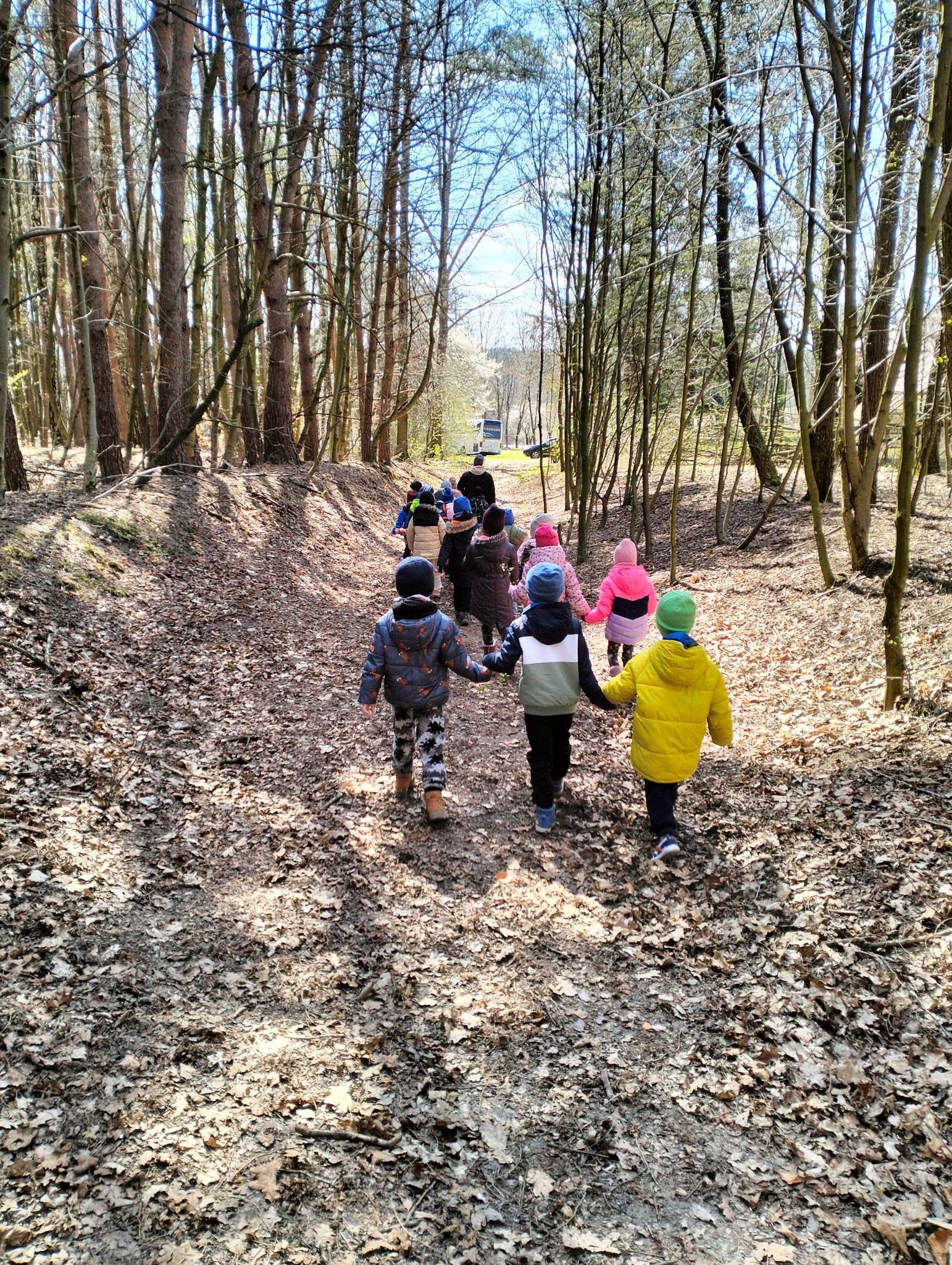 Mali turyści w Majdanie Ostrowskim